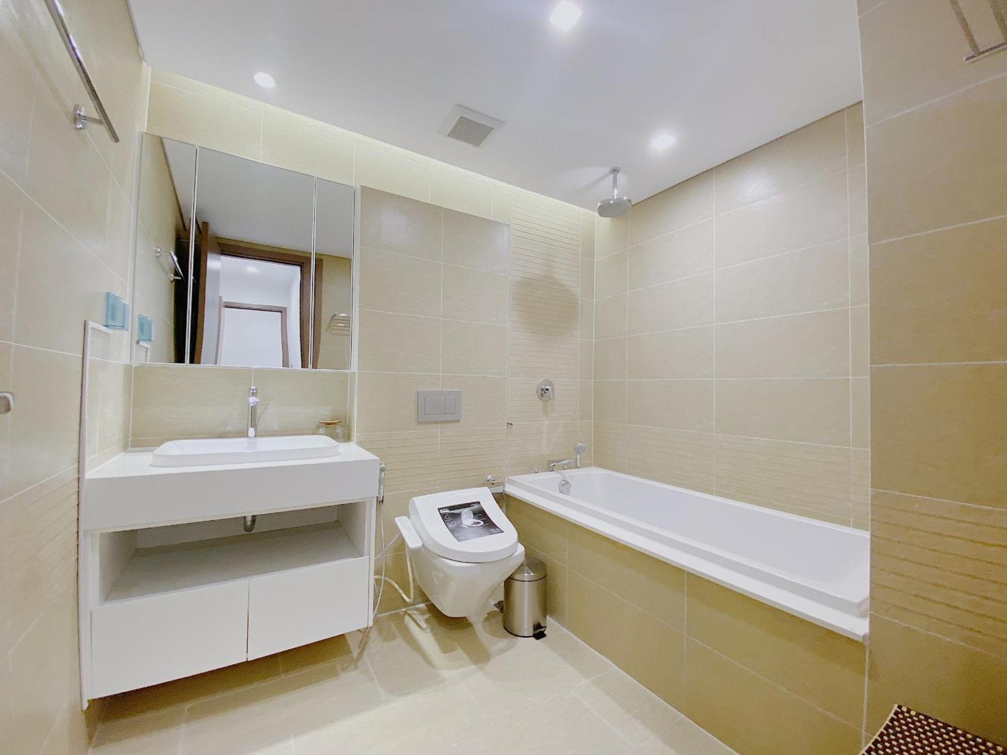Apartment Vinhomes Metropolis &