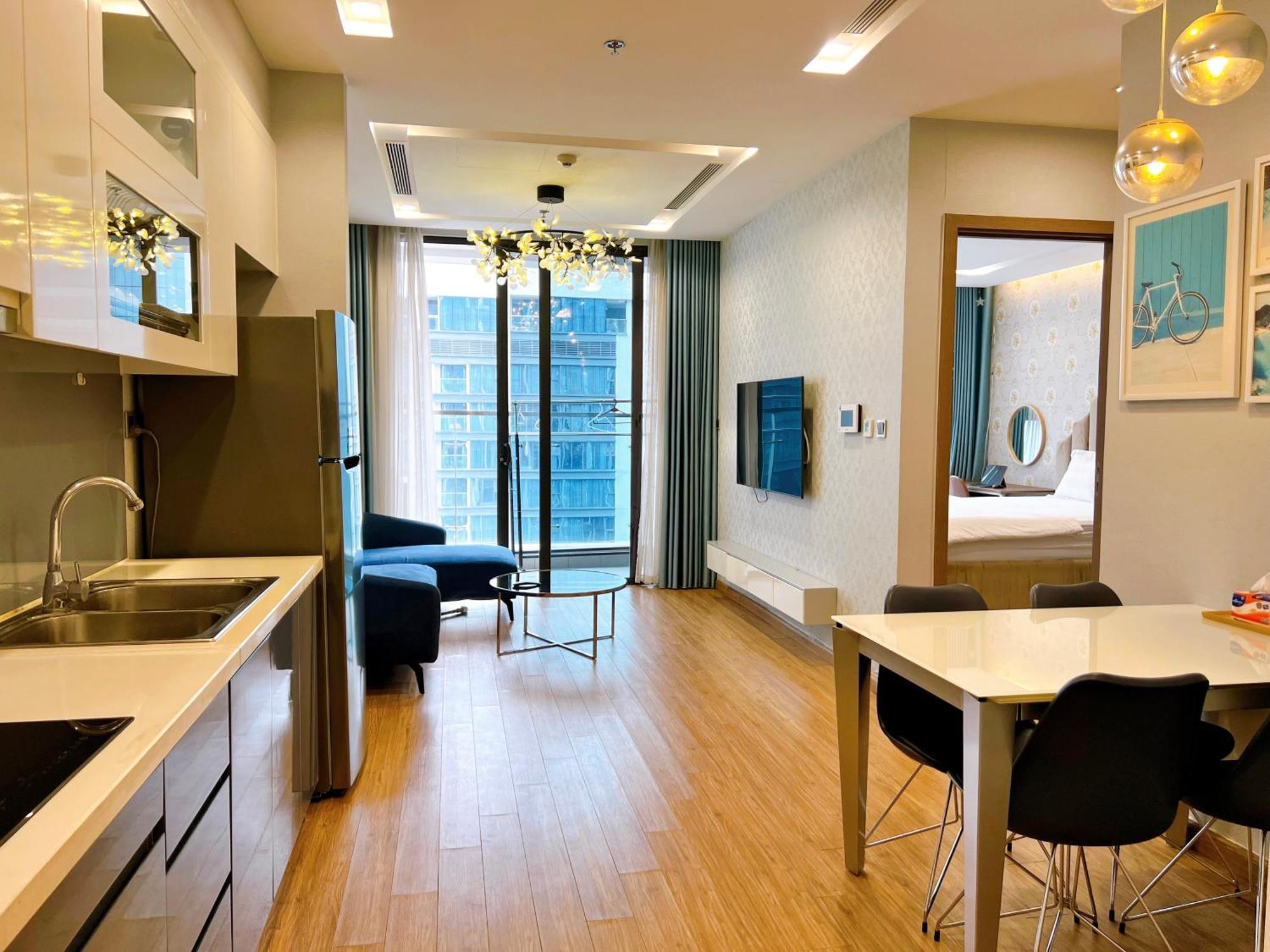 Vinhomes Metropolis & Hanoi