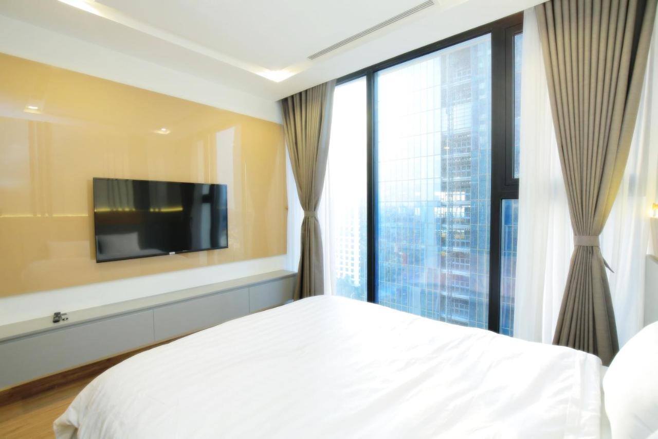 Vinhomes Metropolis & * Hanoi